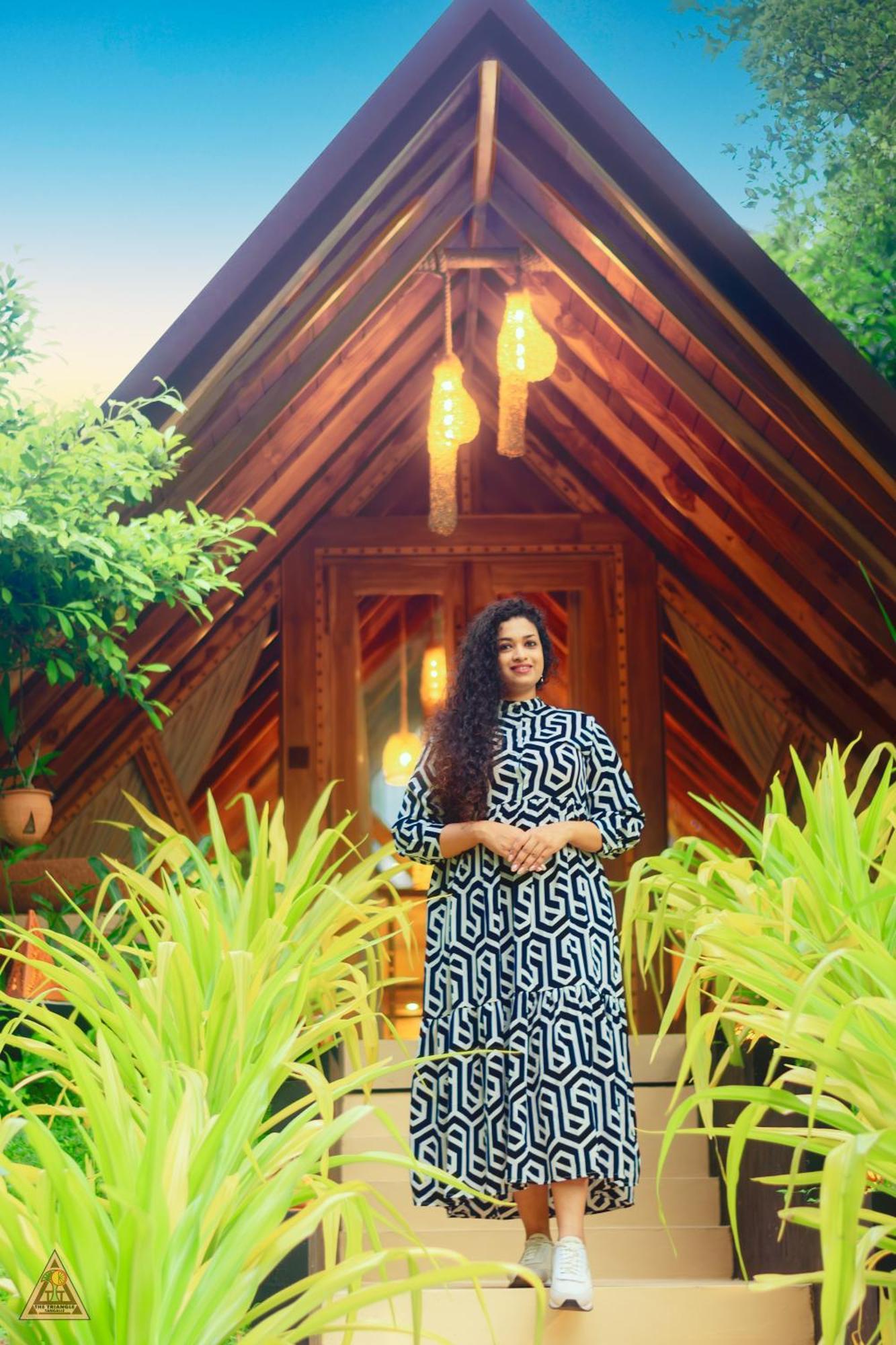 षाले The Triangle Tangalle